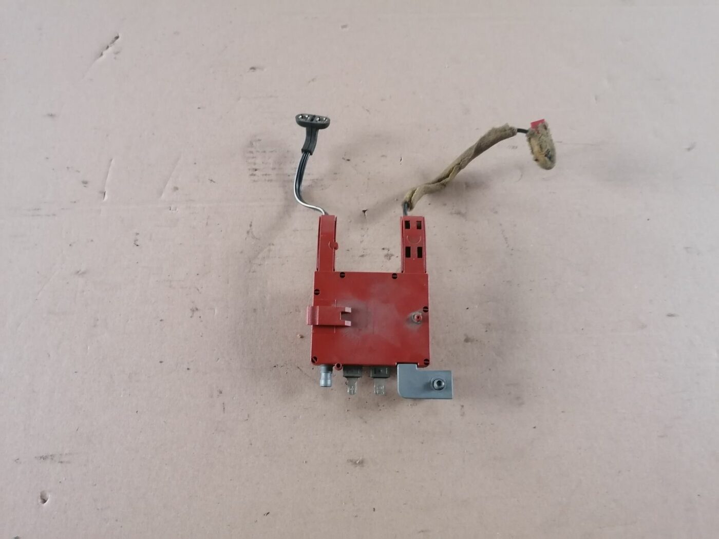 Antenas pastiprinātāja bloks priekš VOLVO S60 2004 3 Antenas pastiprinātāja bloks priekš VOLVO S60 2004