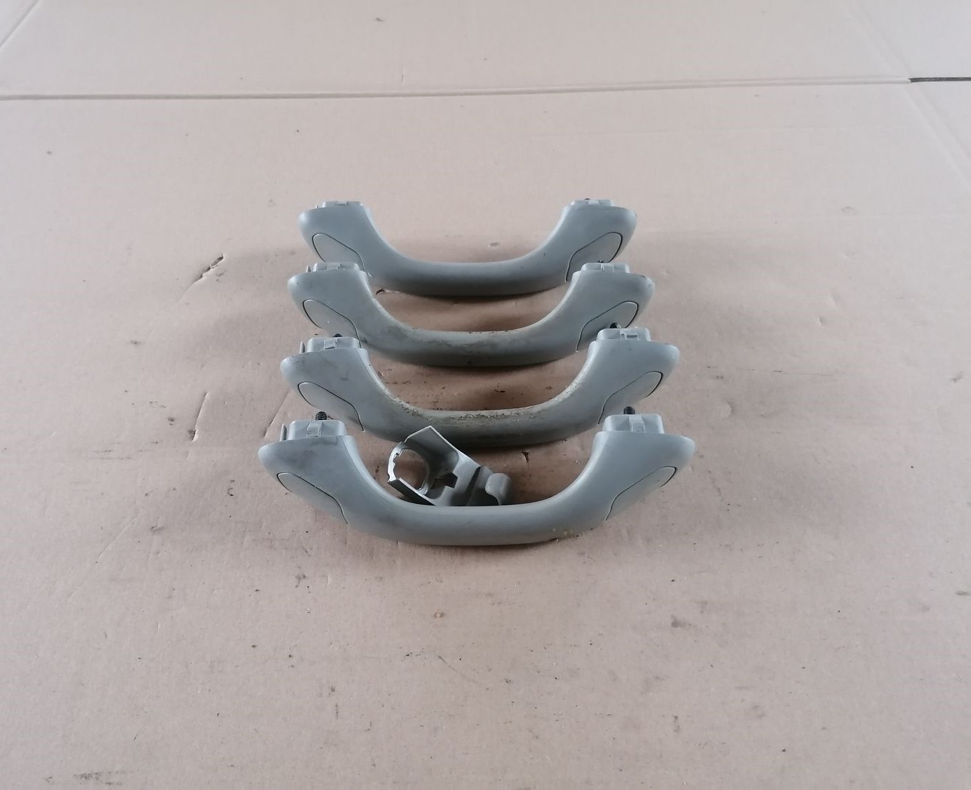 Salona rokturis griestos priekš VOLVO S60 2004