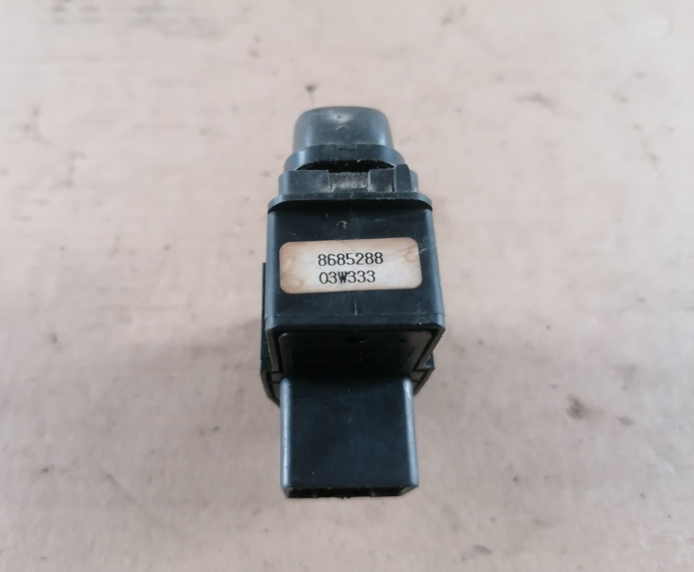 Stikla pacelšanas poga priekš VOLVO S60 2004 3 Stikla pacelšanas poga priekš VOLVO S60 2004