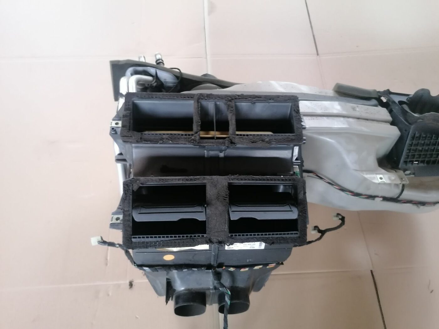 Salona sildītājs priekš VOLVO S60 2004 8 Salona sildītājs priekš VOLVO S60 2004