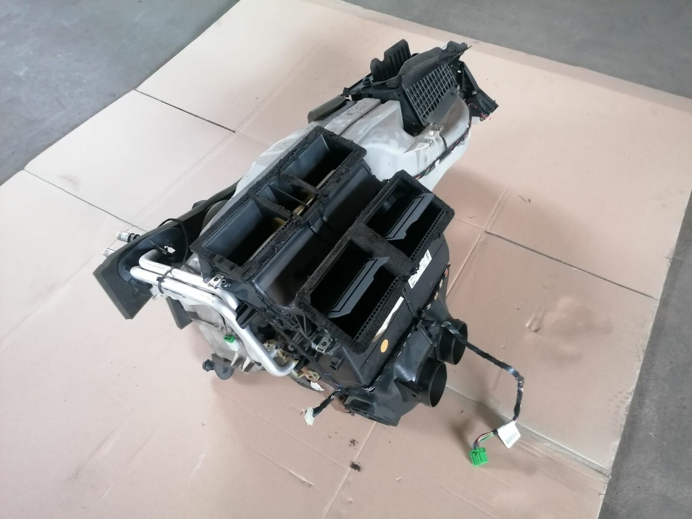 Salona sildītājs priekš VOLVO S60 2004 7 Salona sildītājs priekš VOLVO S60 2004