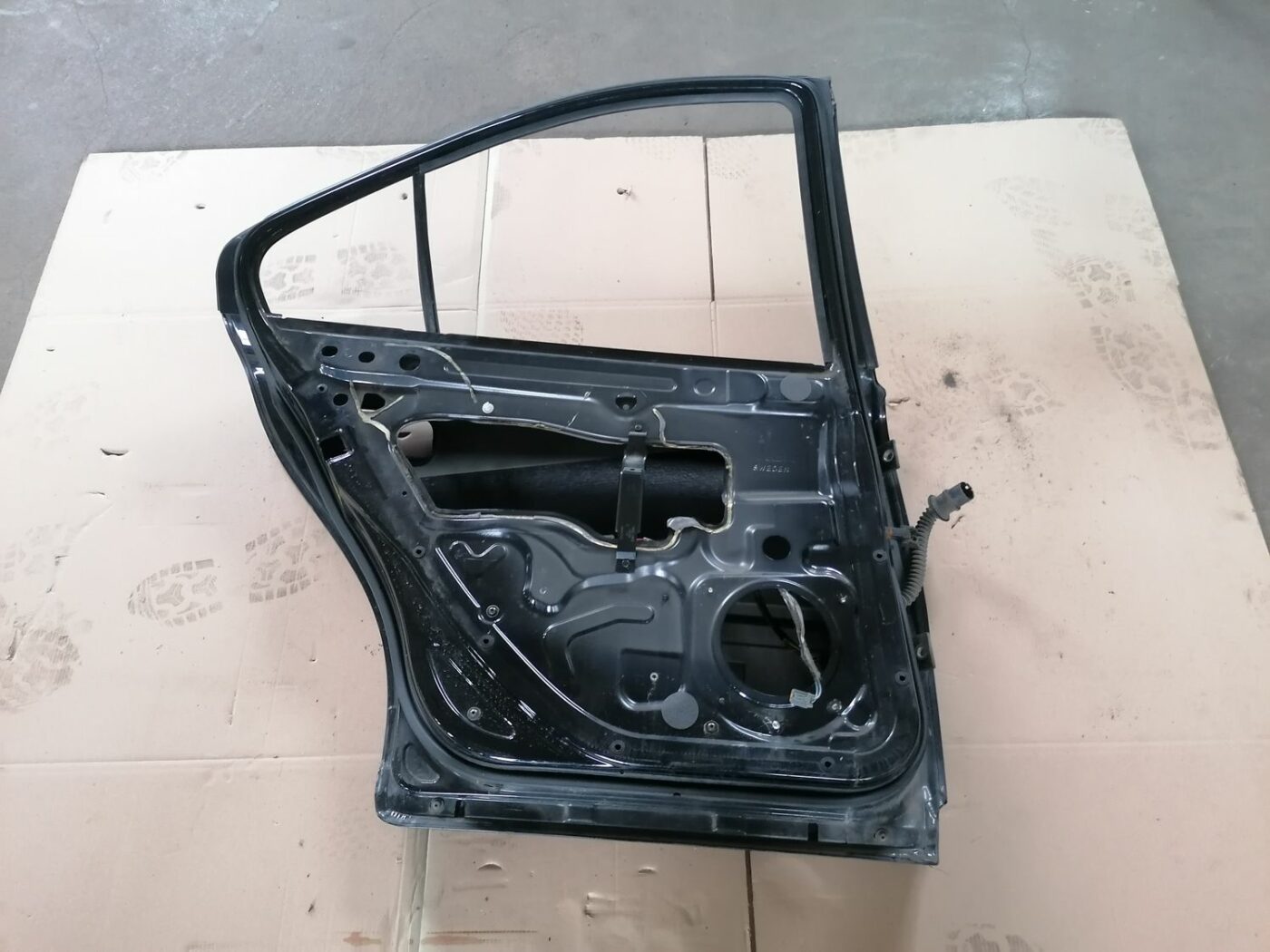 Aizmugurējās kreisās durvis priekš VOLVO S60 2004 5 Aizmugurējās kreisās durvis priekš VOLVO S60 2004