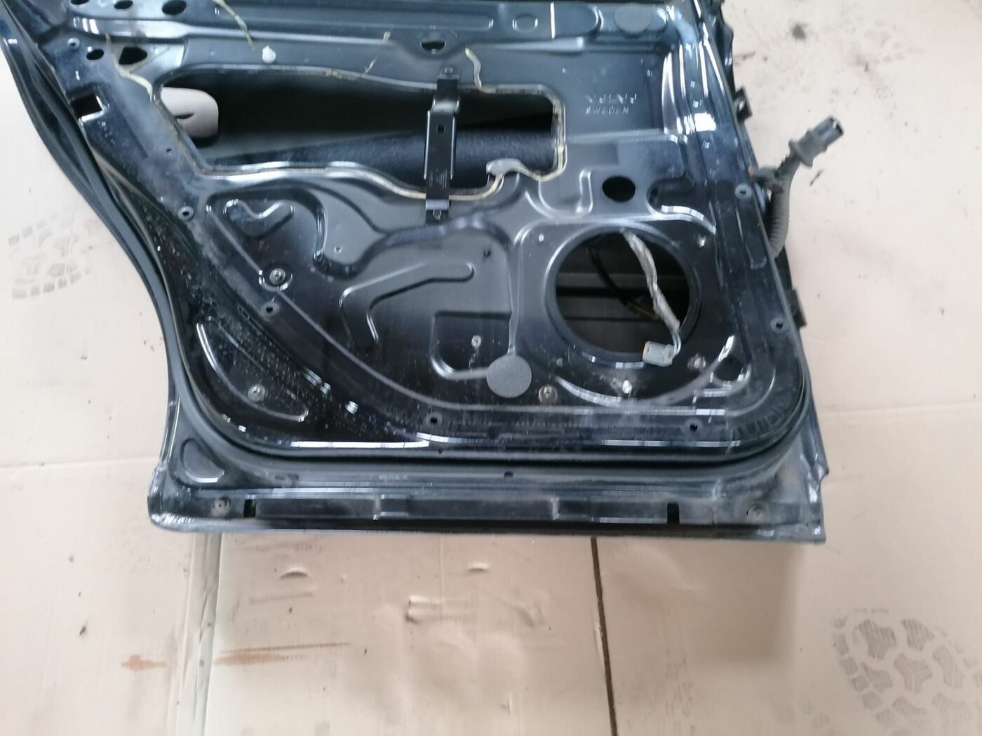 Aizmugurējās kreisās durvis priekš VOLVO S60 2004 4 Aizmugurējās kreisās durvis priekš VOLVO S60 2004