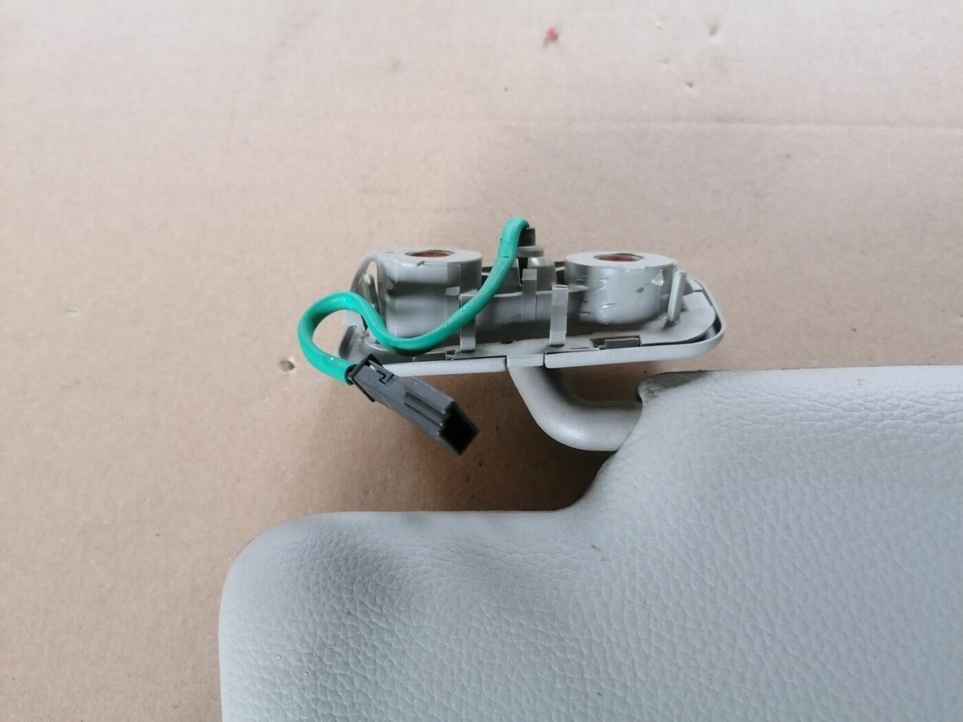 Saules aizsargs priekš VOLVO S60 2004