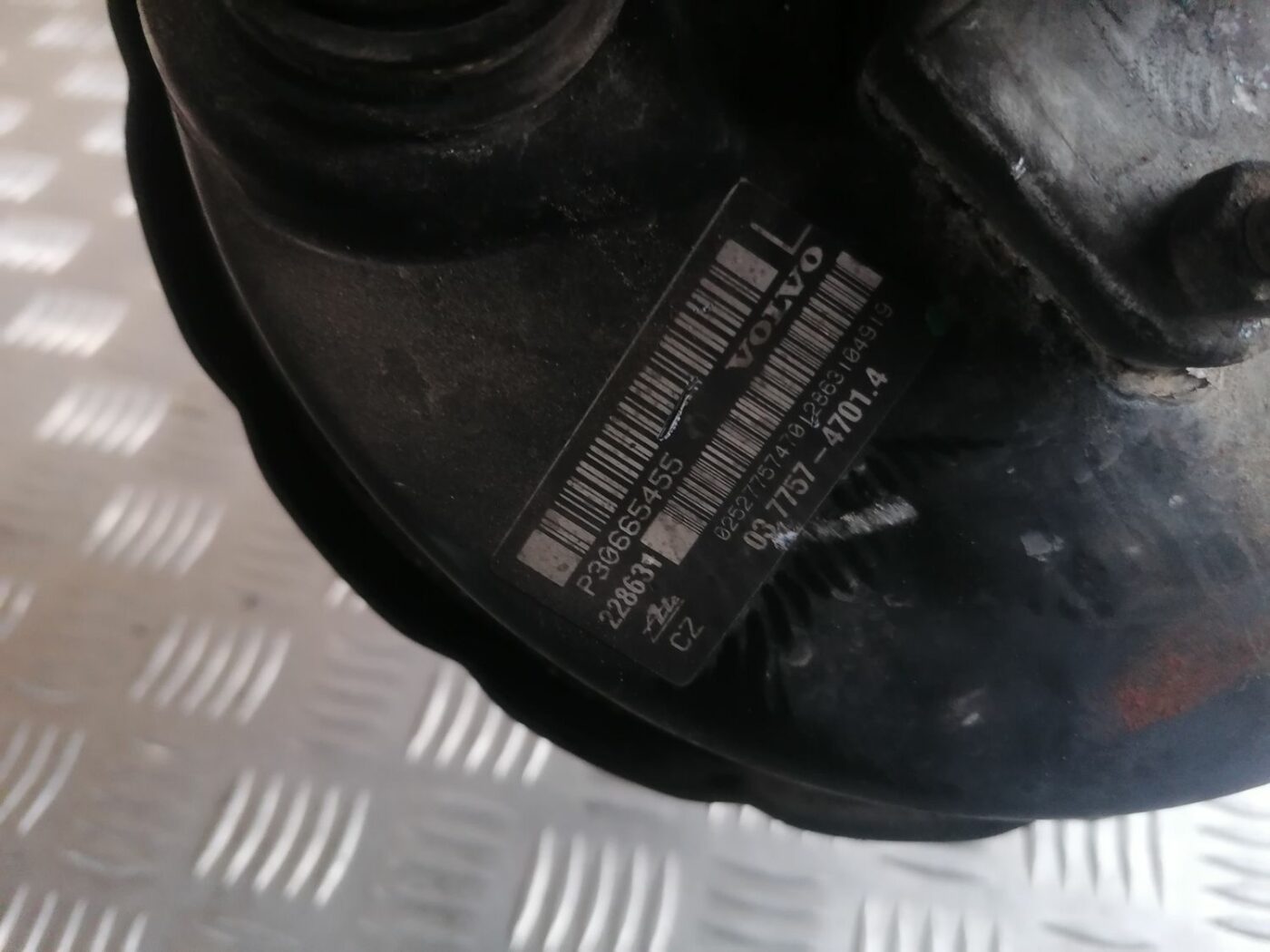 Bremžu pastiprinātāja galvenais cilindrs priekš VOLVO S60 2004