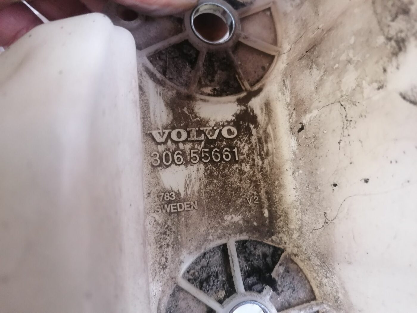 Mazgātāja šķidruma tvertne priekš VOLVO S60 2004