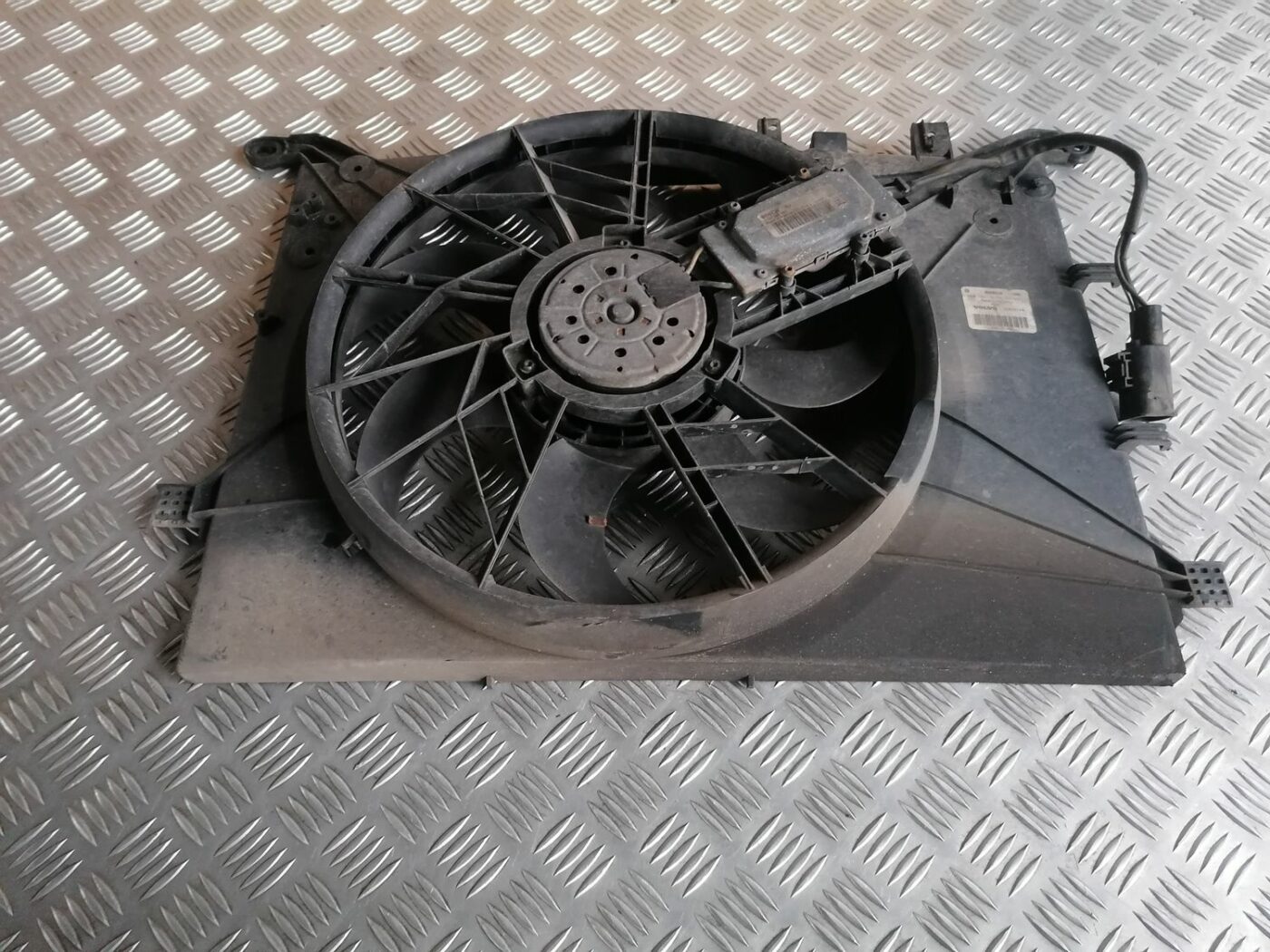 Dzesēšanas radiatora ventilators priekš VOLVO S60 2004