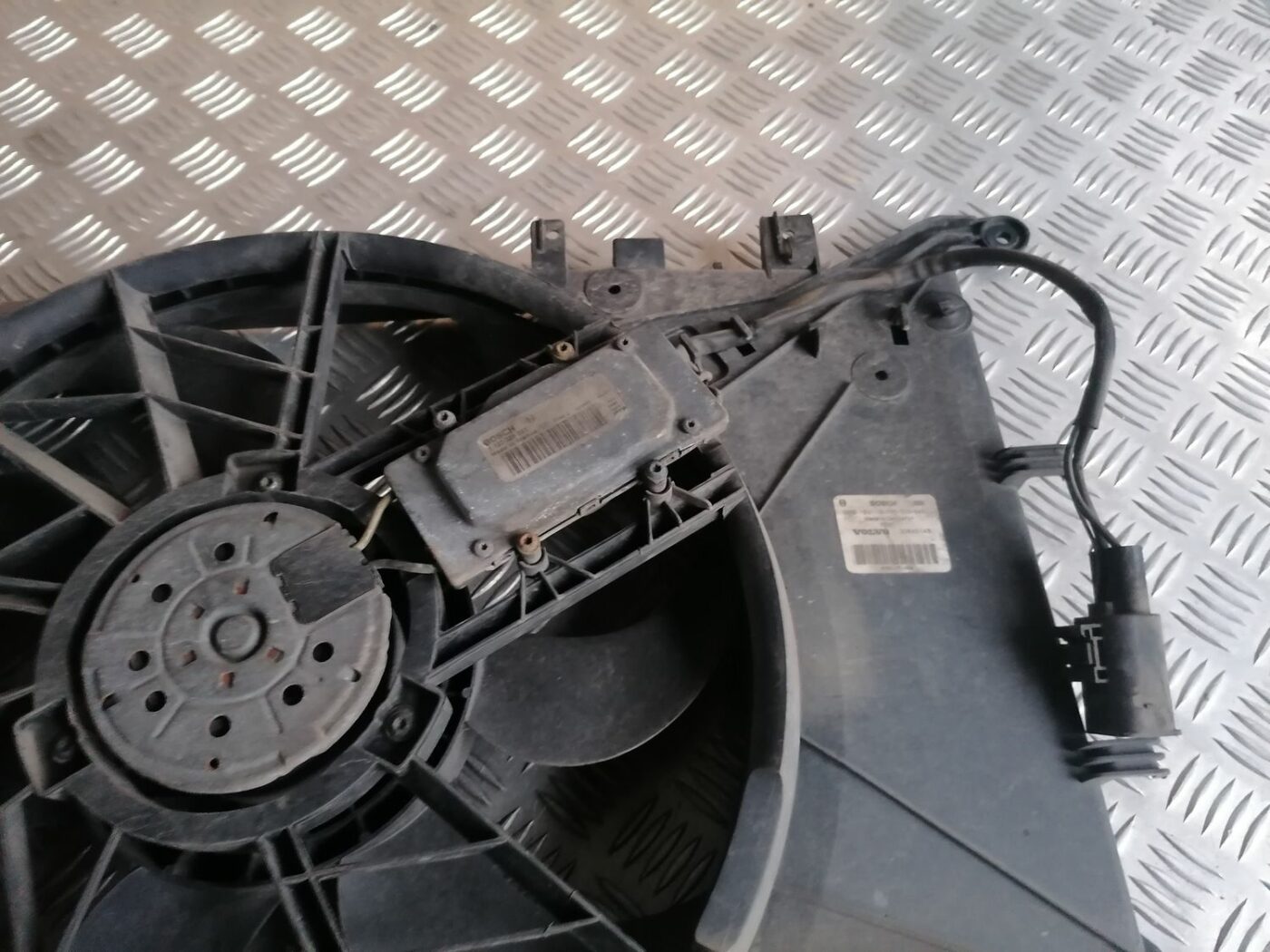 Dzesēšanas radiatora ventilators priekš VOLVO S60 2004