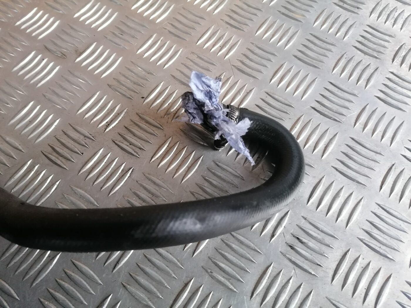 Stūres pastiprinātāja tvertne priekš VOLVO S60 2004