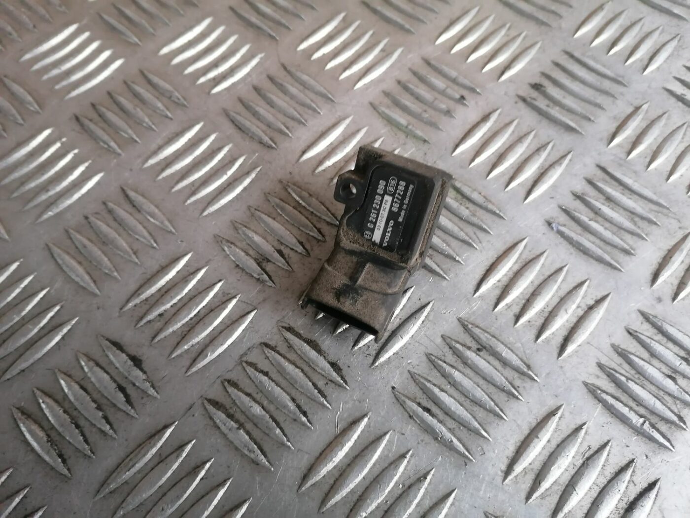 Ieplūdes kolektora spiediena devējs priekš VOLVO S60 2004 2 Ieplūdes kolektora spiediena devējs priekš VOLVO S60 2004