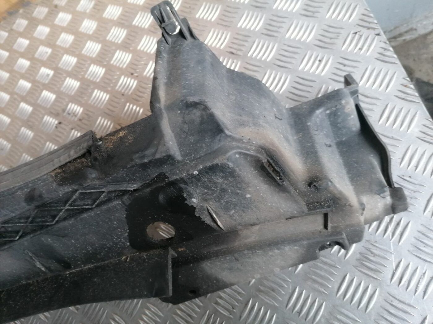 Priekšēja bufera aizsargs priekš VOLVO S60 2004