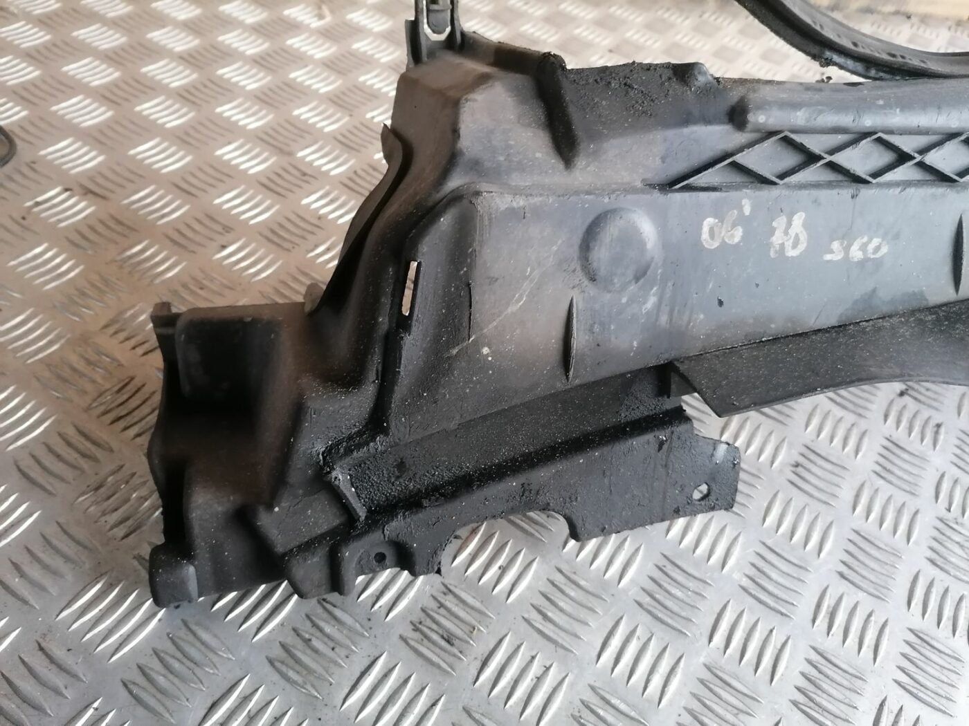 Priekšēja bufera aizsargs priekš VOLVO S60 2004