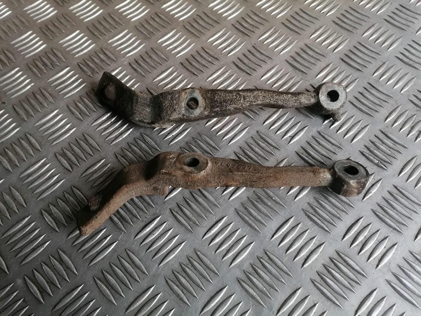 Priekšējais tilts/Priekšējais šķērsnis priekš VOLVO S60 2004