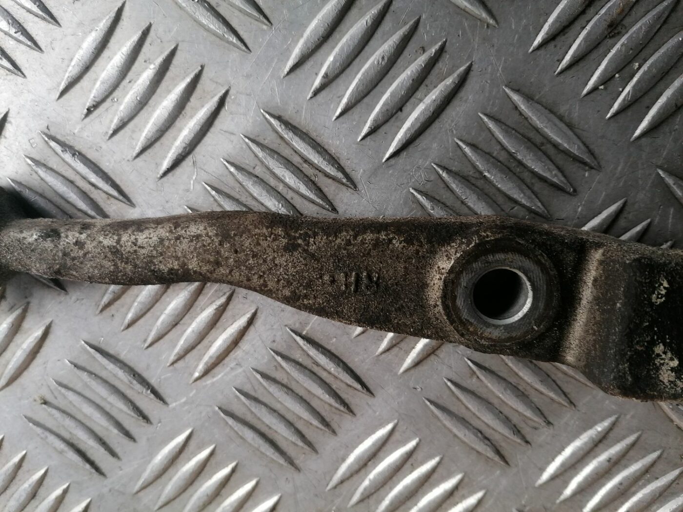 Priekšējais tilts/Priekšējais šķērsnis priekš VOLVO S60 2004