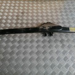 Priekšējo statņu stiprinājums priekš VOLVO S60 2004