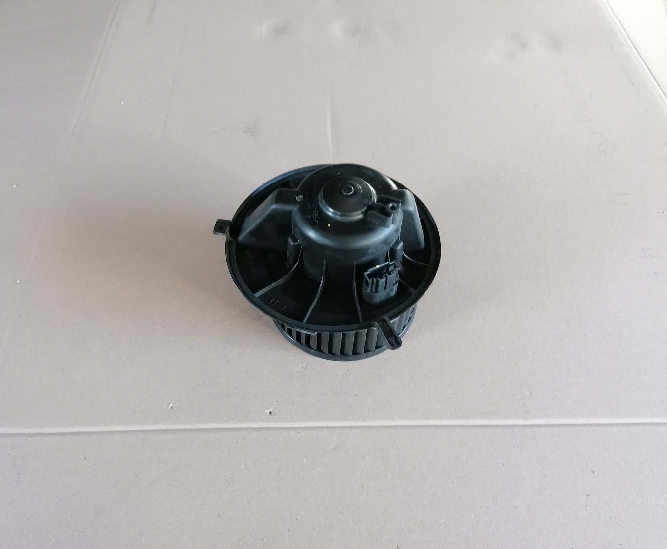 Salona ventilators priekš SKODA YETI 2012 2 Salona ventilators priekš SKODA YETI 2012