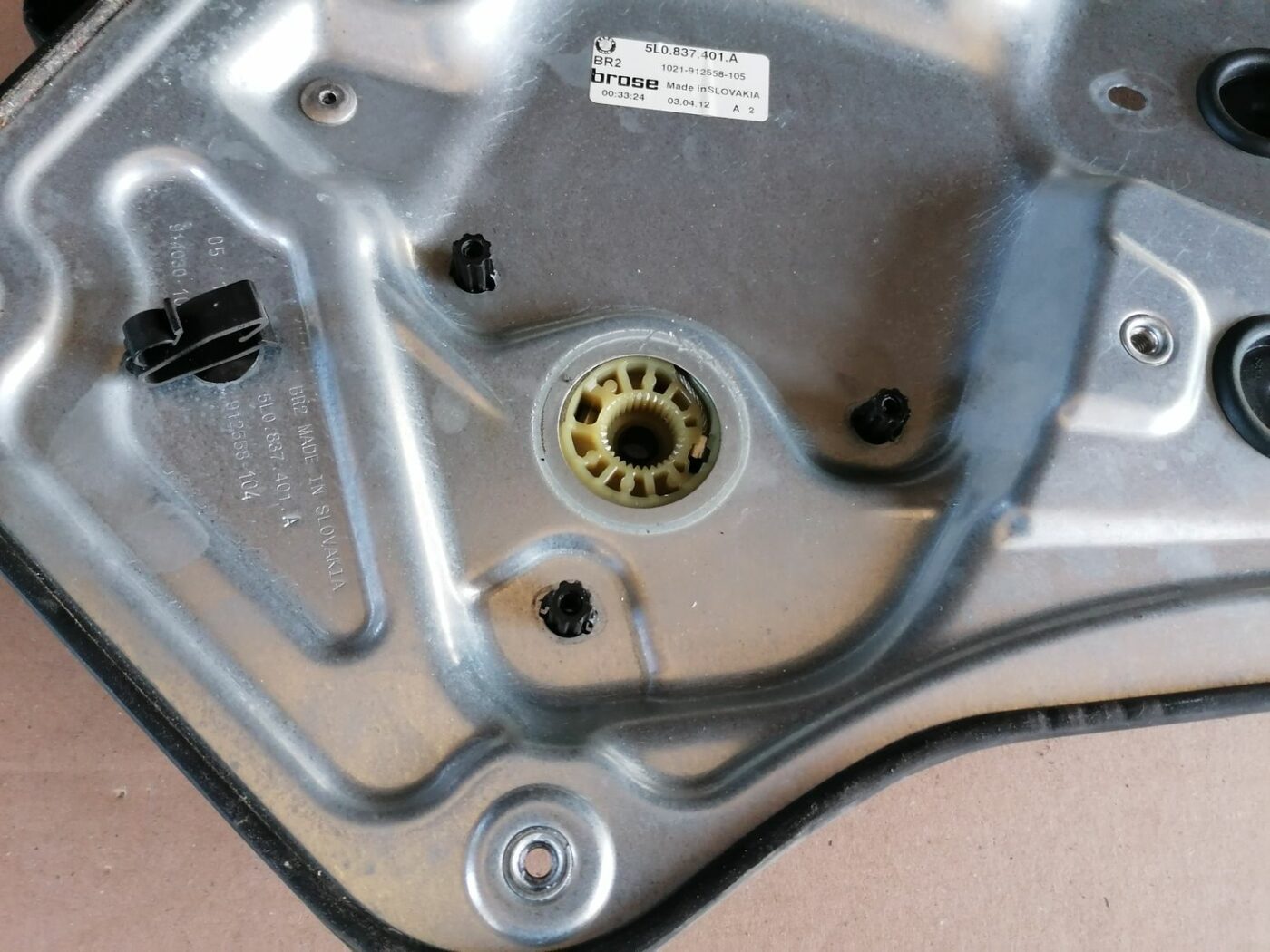 Stikla pacelšanas mehānisma panele priekš SKODA YETI 2012