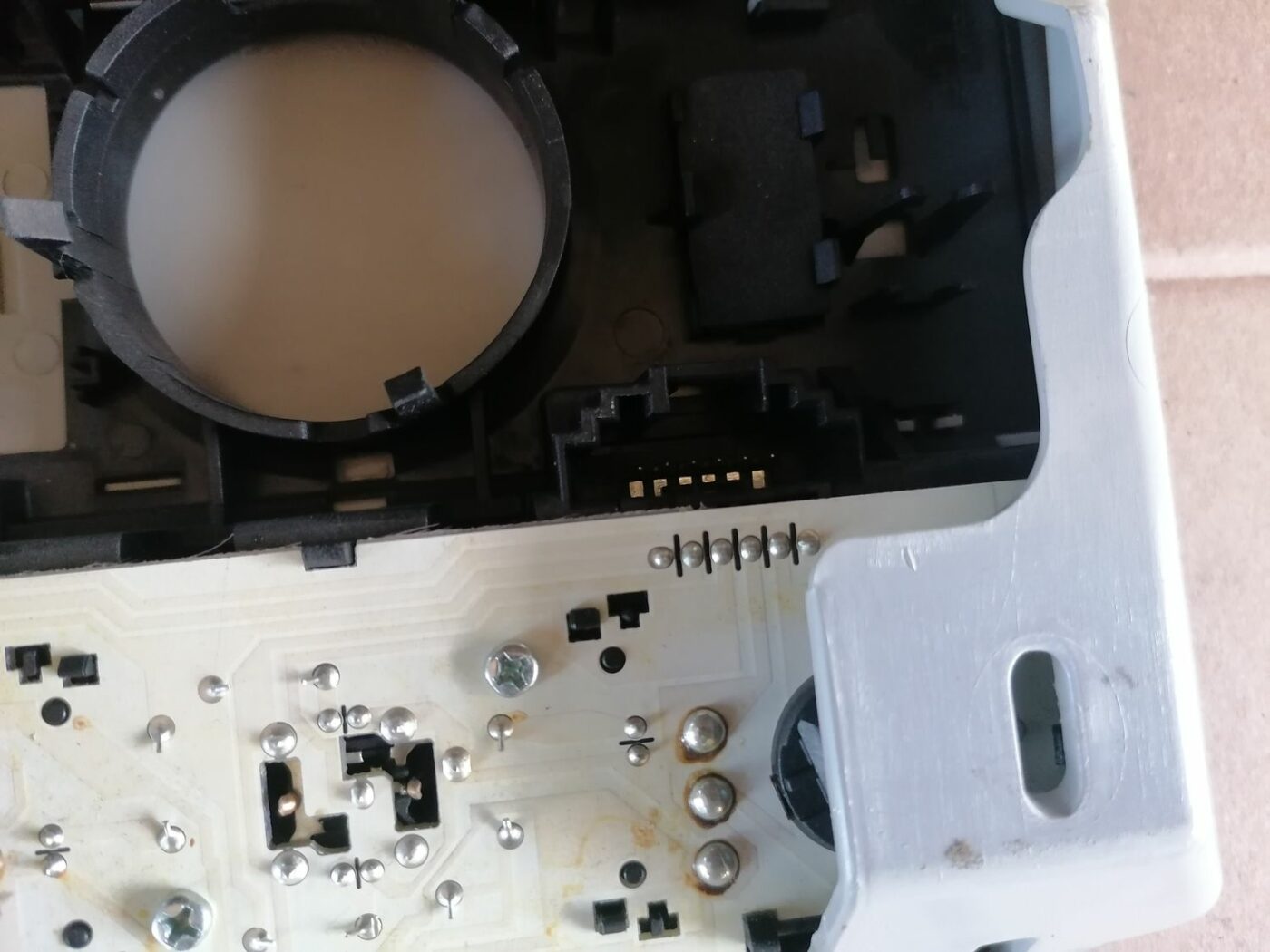 Salona apgaismojuma panelis priekš SKODA YETI 2012 4 Salona apgaismojuma panelis priekš SKODA YETI 2012