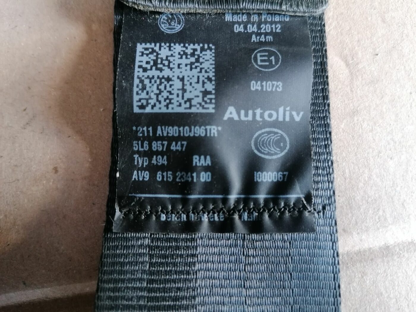 Aizmugurējā labā drošības josta priekš SKODA YETI 2012 4 Aizmugurējā labā drošības josta priekš SKODA YETI 2012