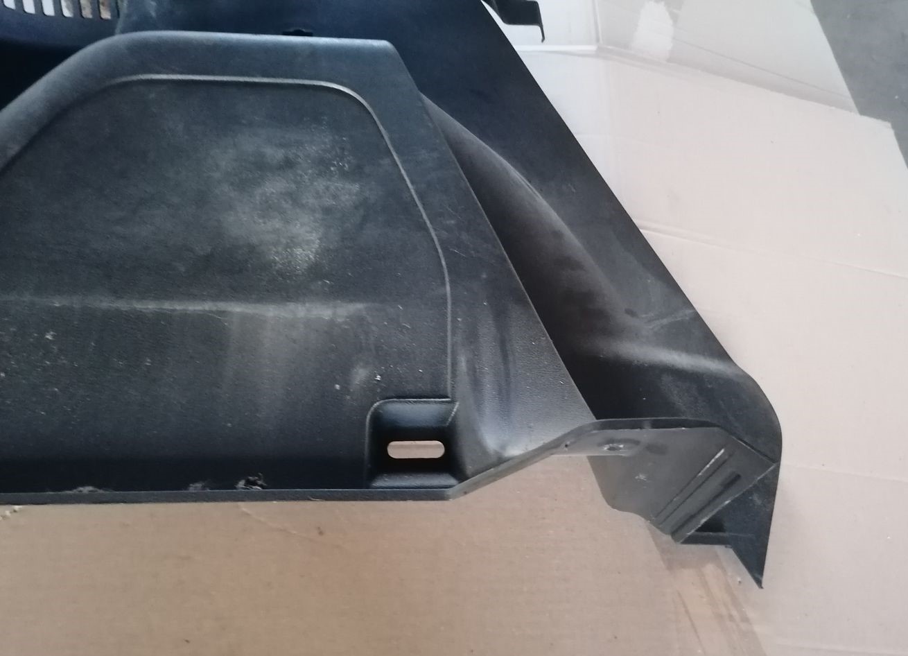 Bagāžnieka nodalījuma sānu apdare priekš SKODA YETI 2012 6 Bagāžnieka nodalījuma sānu apdare priekš SKODA YETI 2012