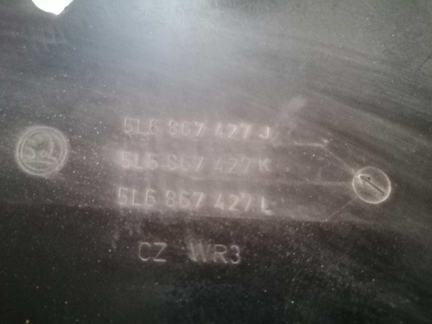 Bagāžnieka nodalījuma sānu apdare priekš SKODA YETI 2012 4 Bagāžnieka nodalījuma sānu apdare priekš SKODA YETI 2012