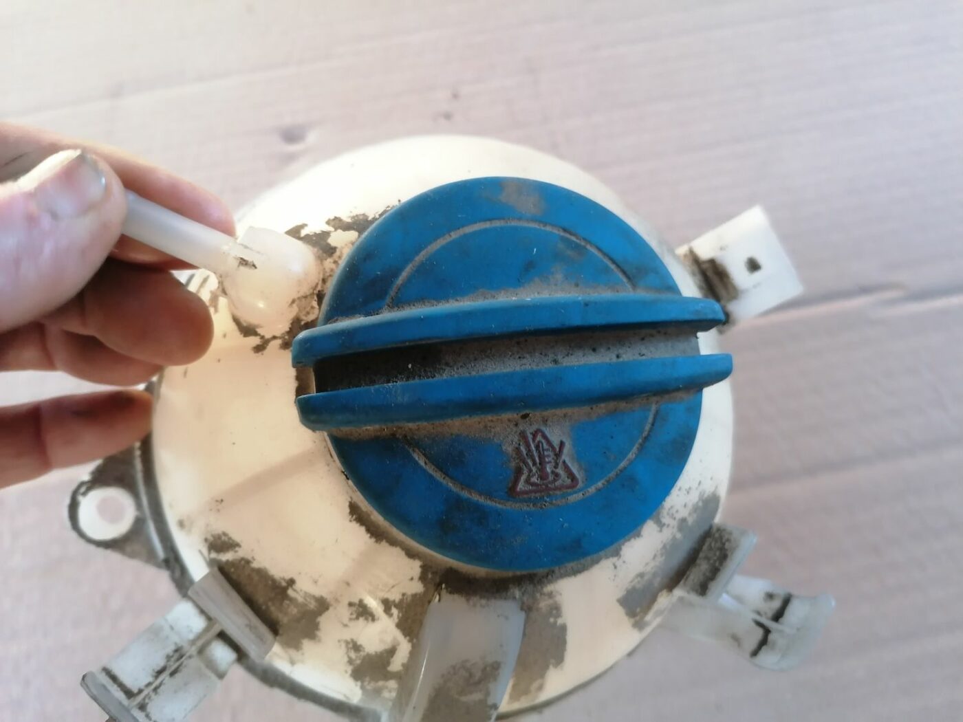 Dzesēšanas šķidruma tvertne priekš SKODA YETI 2012