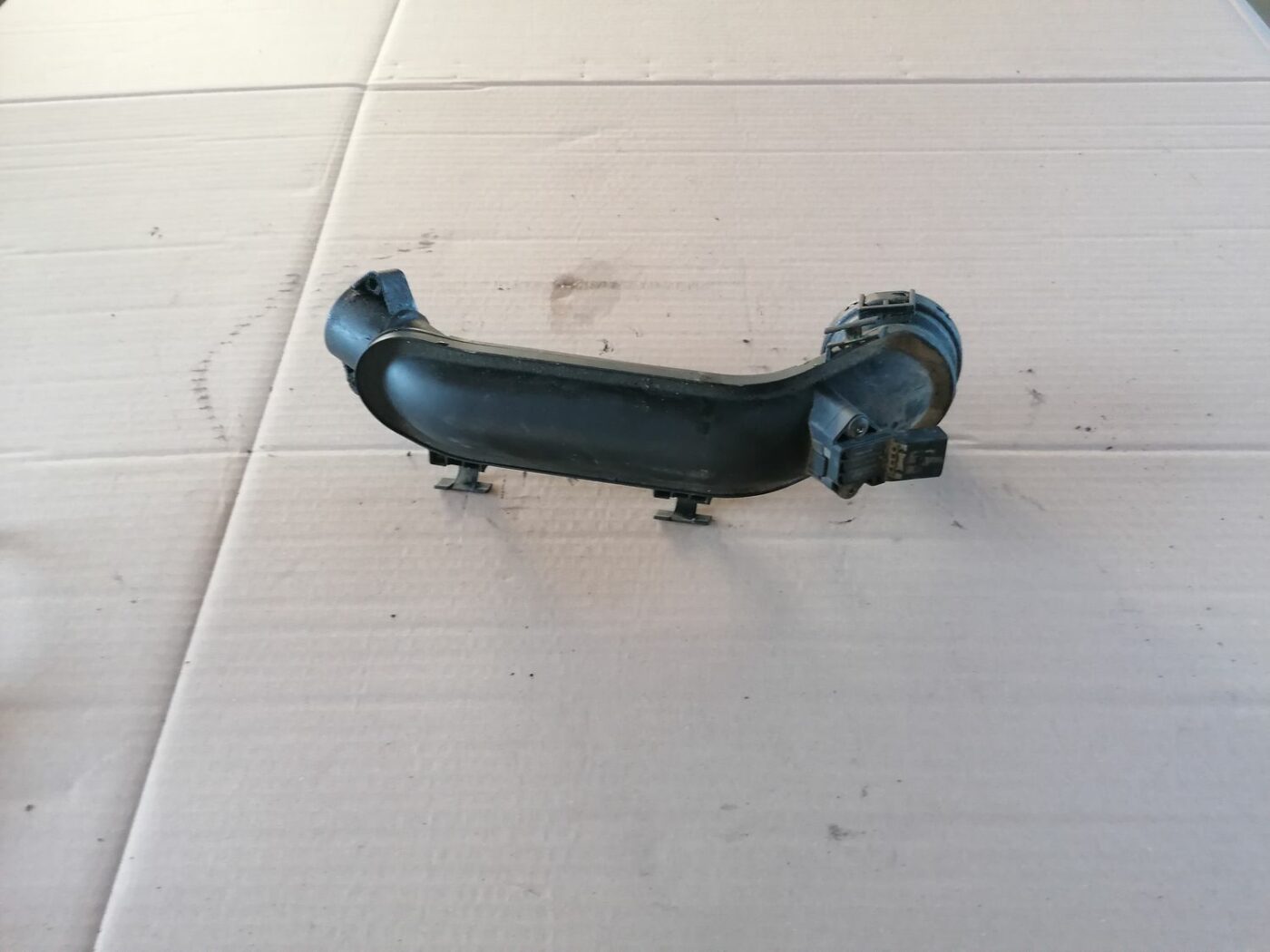 Interkulera caurule priekš SKODA YETI 2012 5 Interkulera caurule priekš SKODA YETI 2012