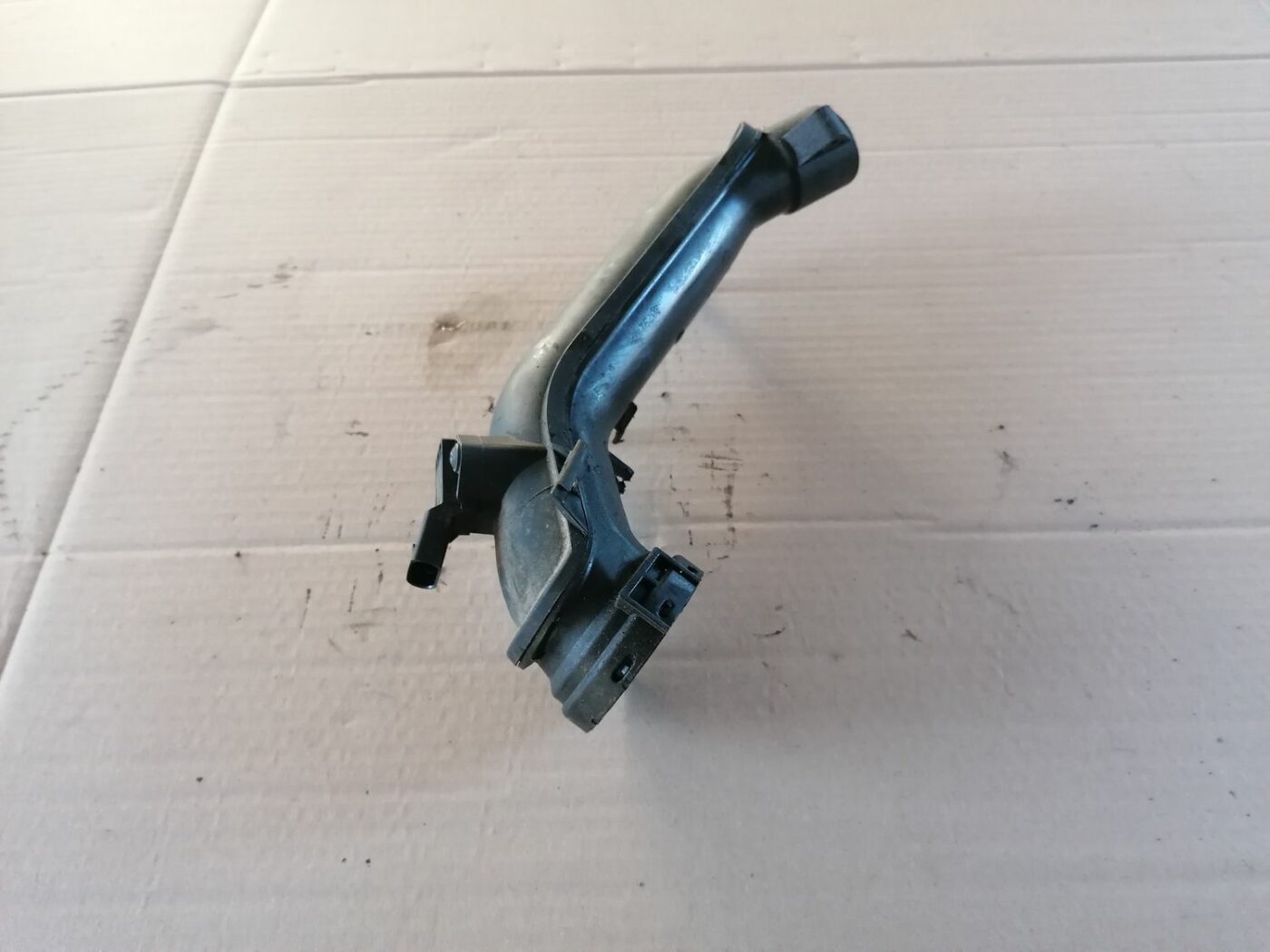 Interkulera caurule priekš SKODA YETI 2012 3 Interkulera caurule priekš SKODA YETI 2012