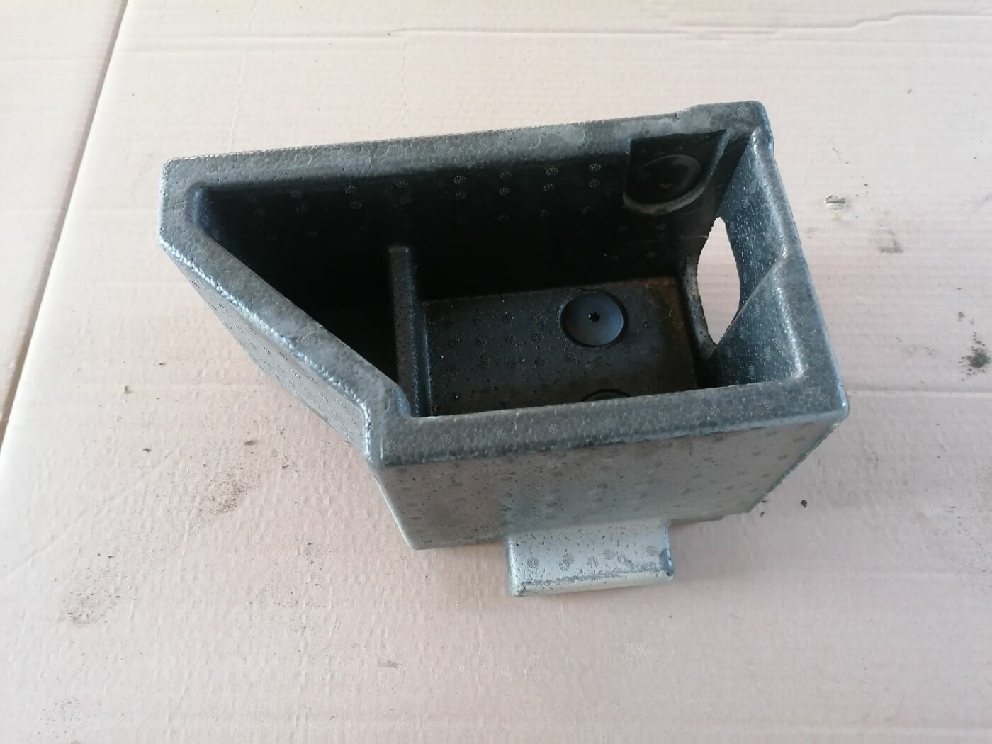 Bagāžnieka nodalījuma instrumentu ieliktnis priekš SKODA YETI 2012 2 Bagāžnieka nodalījuma instrumentu ieliktnis priekš SKODA YETI 2012