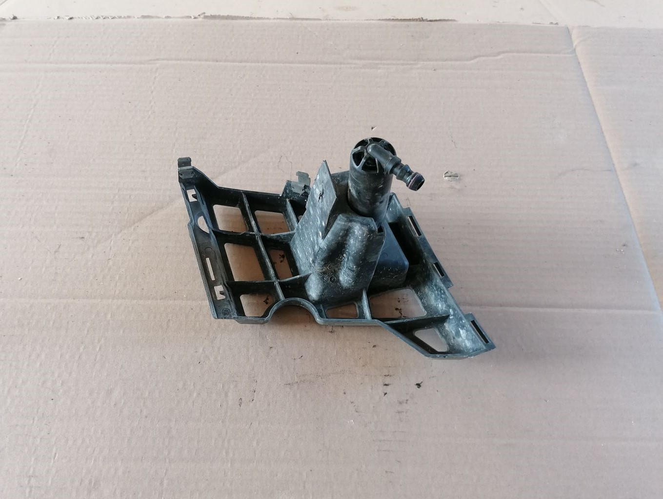 Lukturu mazgātāja sprausla priekš SKODA YETI 2012 3 Lukturu mazgātāja sprausla priekš SKODA YETI 2012