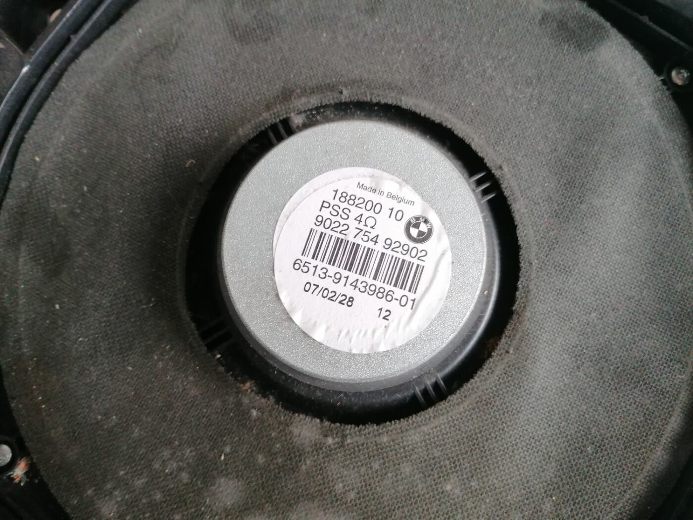 Skaļrunis (Sabvūferis) priekš BMW 1 E87 2007 GRAPHITE 7 Skaļrunis (Sabvūferis) priekš BMW 1 E87 2007 GRAPHITE