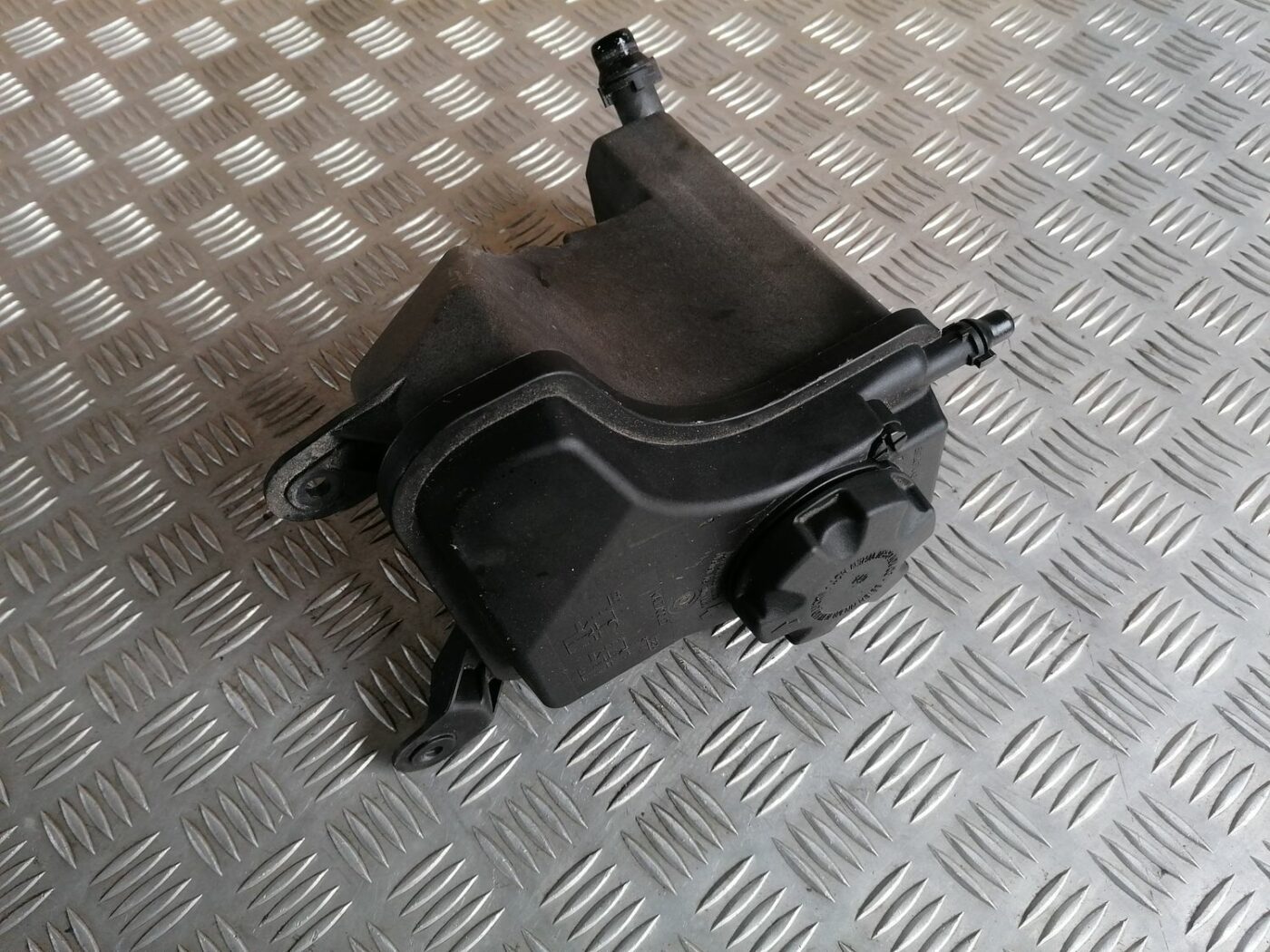 Dzesēšanas šķidruma tvertne priekš BMW 1 E87 2007 GRAPHITE