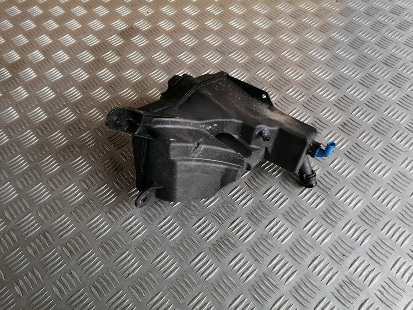 Dzesēšanas šķidruma tvertne priekš BMW 1 E87 2007 GRAPHITE