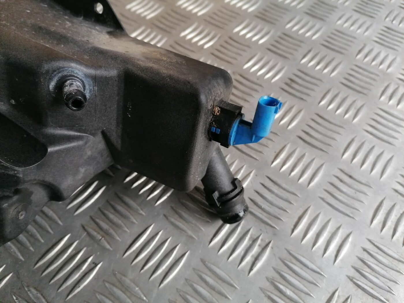 Dzesēšanas šķidruma tvertne priekš BMW 1 E87 2007 GRAPHITE