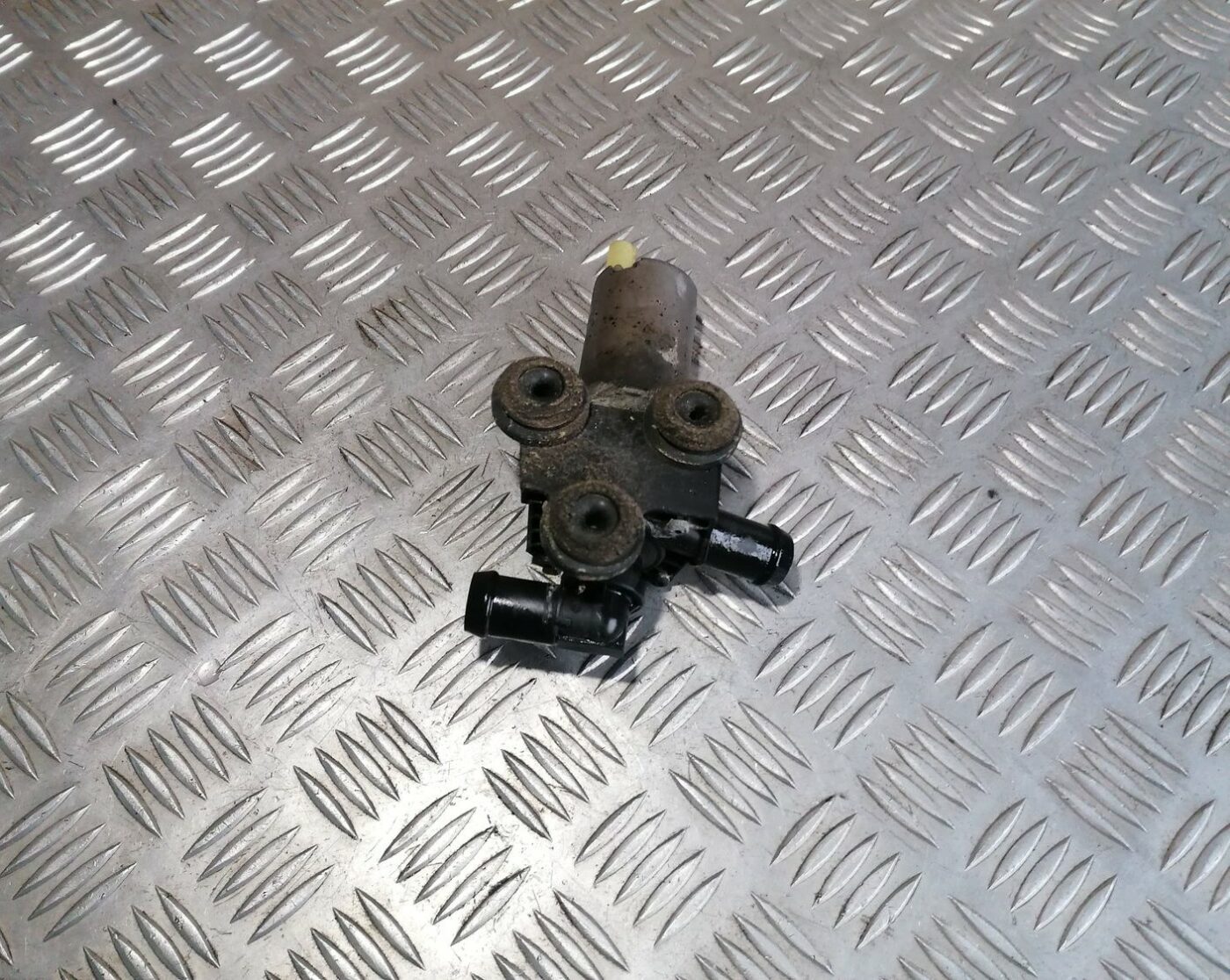 Papildus elektriskais ūdens sūknis priekš BMW 1 E87 2007 GRAPHITE