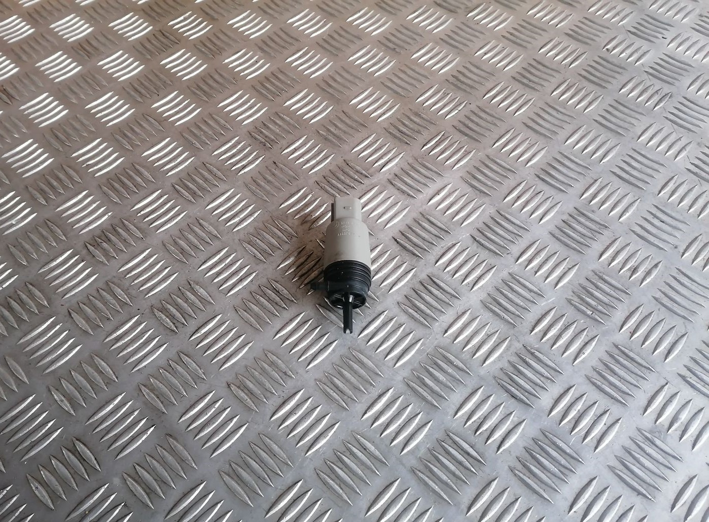 Mazgātāja šķidruma sūknis priekš BMW 1 E87 2007 GRAPHITE 1 Mazgātāja šķidruma sūknis priekš BMW 1 E87 2007 GRAPHITE