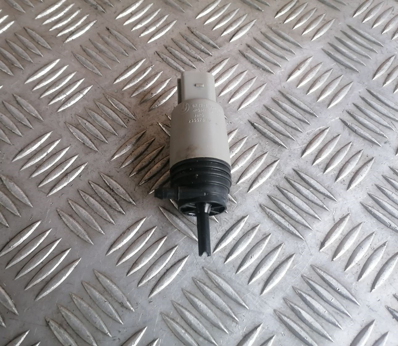 Mazgātāja šķidruma sūknis priekš BMW 1 E87 2007 GRAPHITE 2 Mazgātāja šķidruma sūknis priekš BMW 1 E87 2007 GRAPHITE