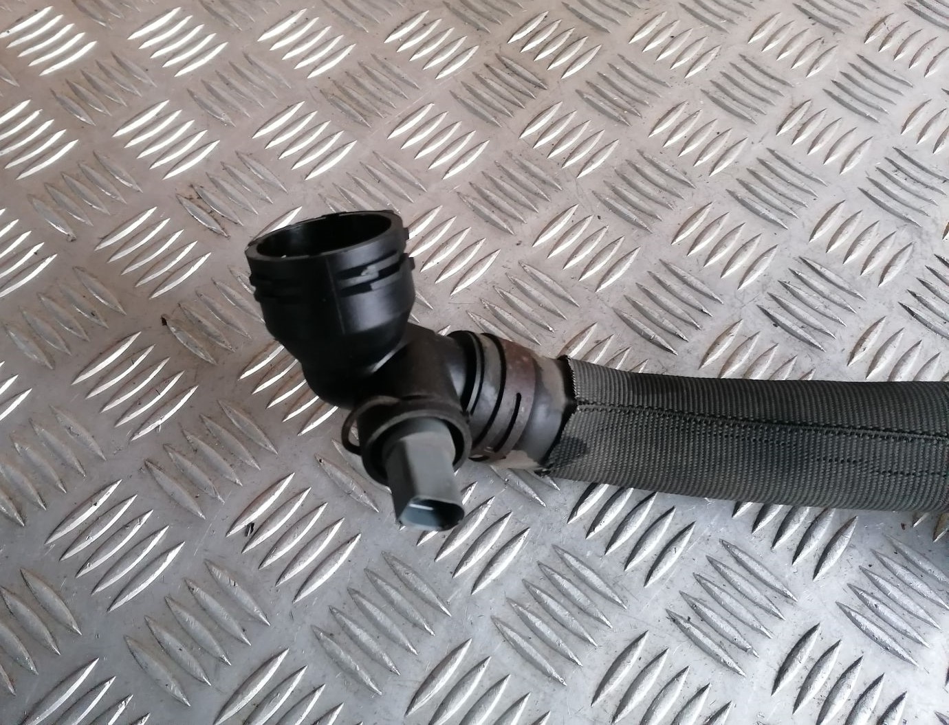 Dzesēšanas caurule priekš SKODA OCTAVIA 2012