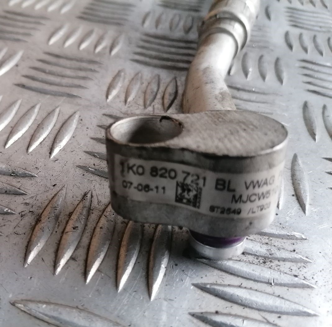 Gaisa kondicioniera caurule priekš SKODA OCTAVIA 2012