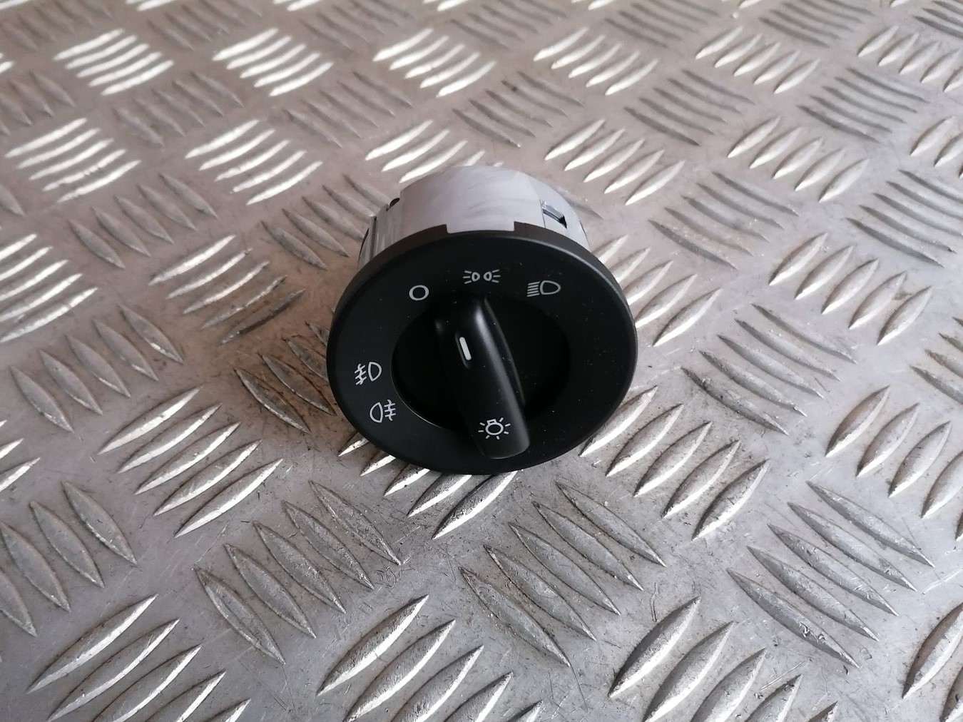 Gaismas slēdzis priekš SKODA OCTAVIA 2012 2 Gaismas slēdzis priekš SKODA OCTAVIA 2012