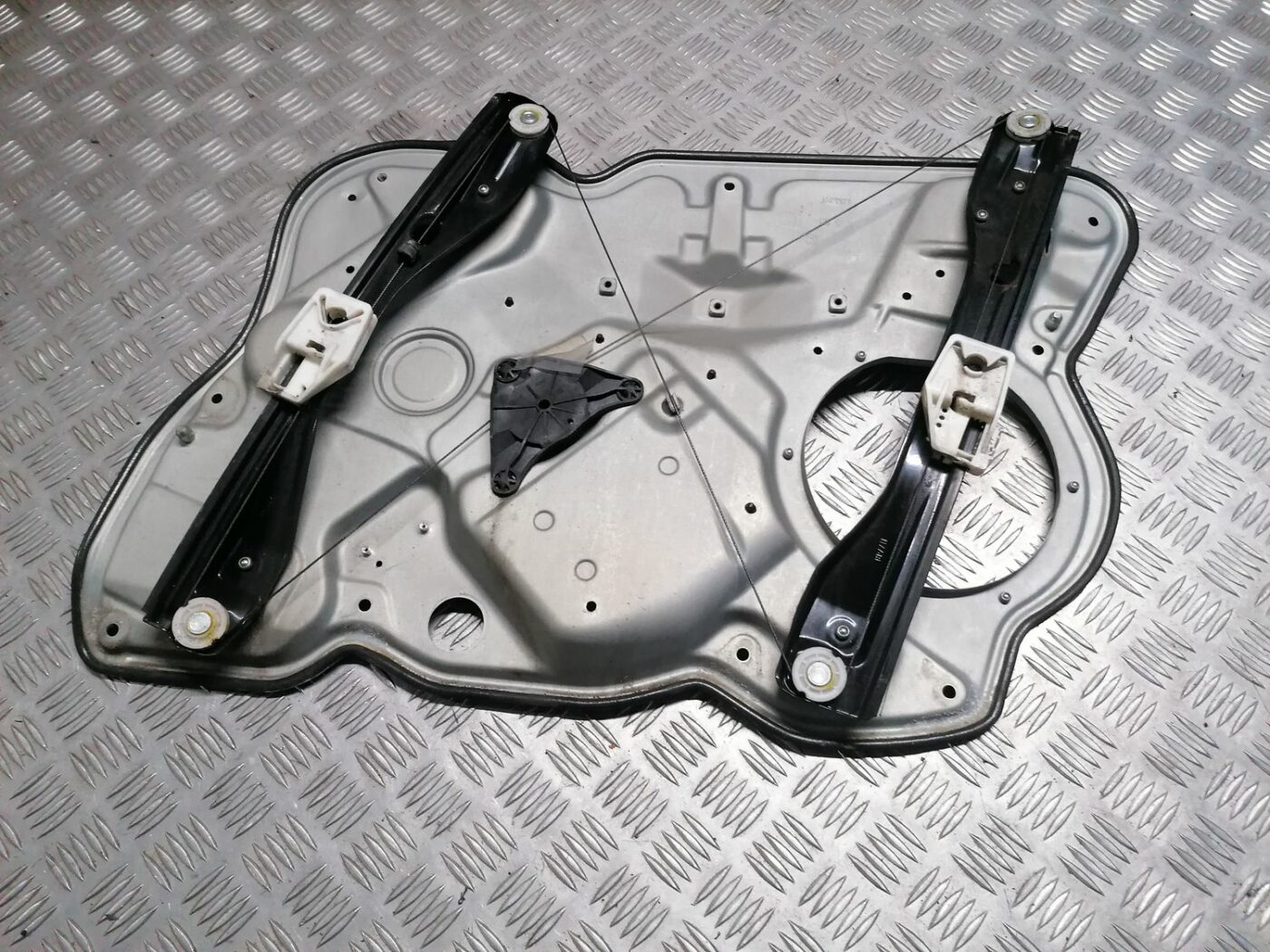 Stikla pacelšanas mehānisma panele priekš SKODA OCTAVIA 2012