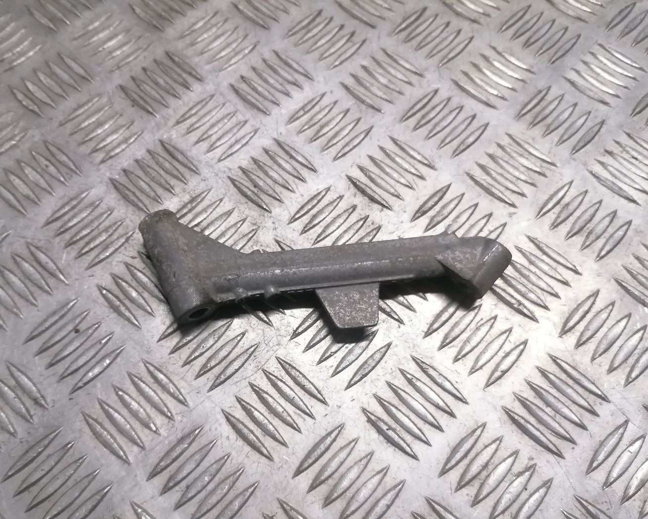 Dzinēja kronšteins priekš SKODA OCTAVIA 2012 3 Dzinēja kronšteins priekš SKODA OCTAVIA 2012