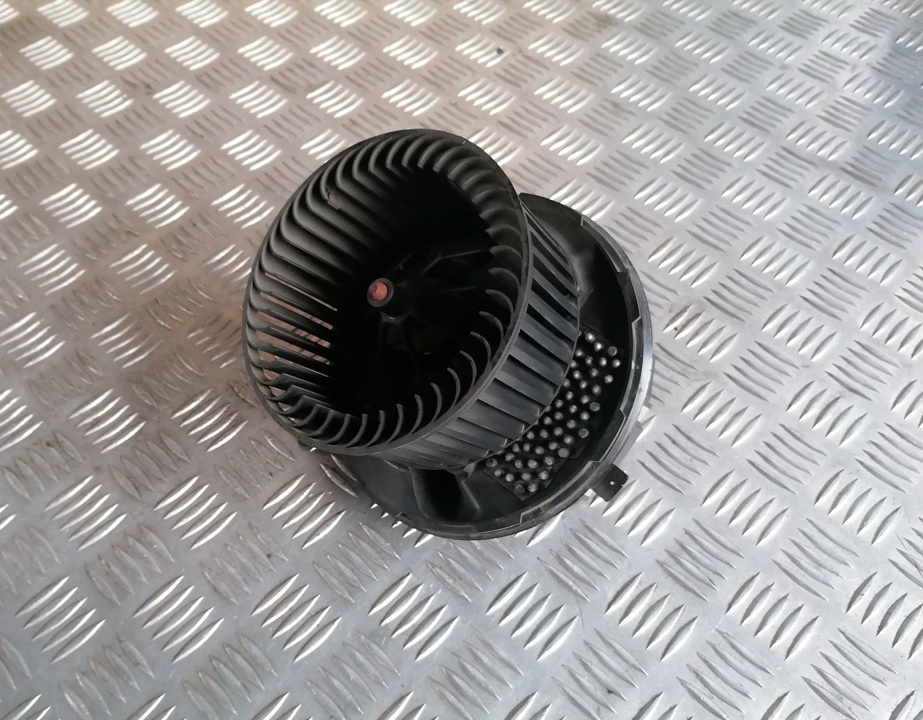 Salona ventilators priekš SKODA OCTAVIA 2012 5 Salona ventilators priekš SKODA OCTAVIA 2012