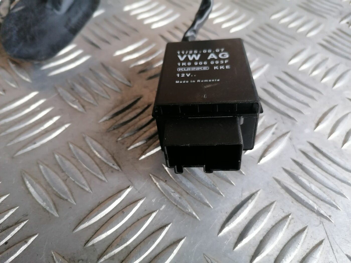 Degvielas sūkņa vadības bloks priekš SKODA OCTAVIA 2012