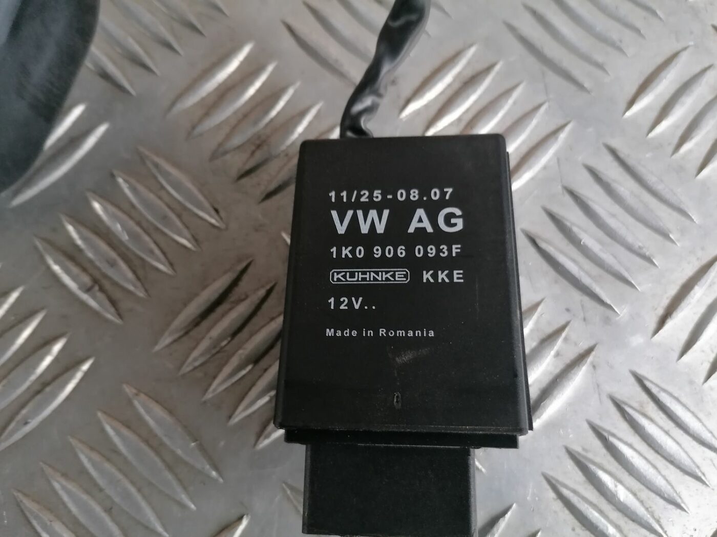 Degvielas sūkņa vadības bloks priekš SKODA OCTAVIA 2012