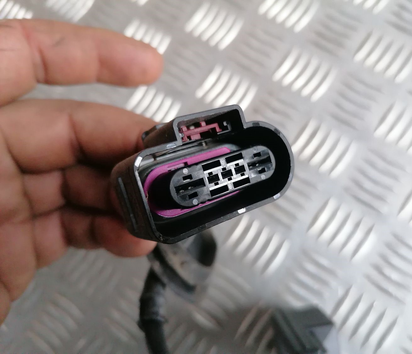 Degvielas sūkņa vadības bloks priekš SKODA OCTAVIA 2012