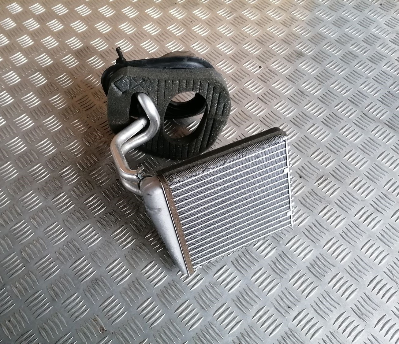 Apsildes sistēmas radiators priekš SKODA OCTAVIA 2012