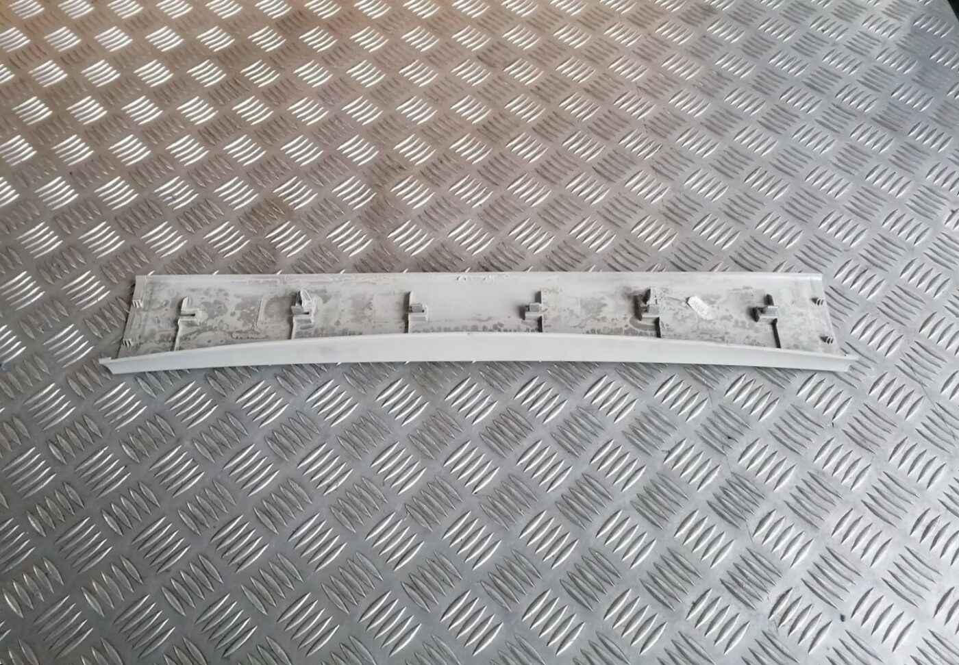 Bagāžnieka vāka apdare priekš SKODA OCTAVIA 2012