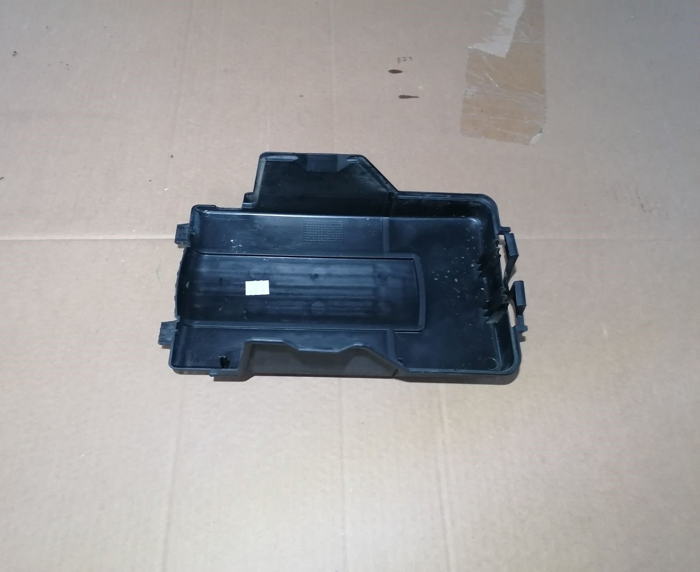 Akumulatora vāks priekš SKODA OCTAVIA 2012