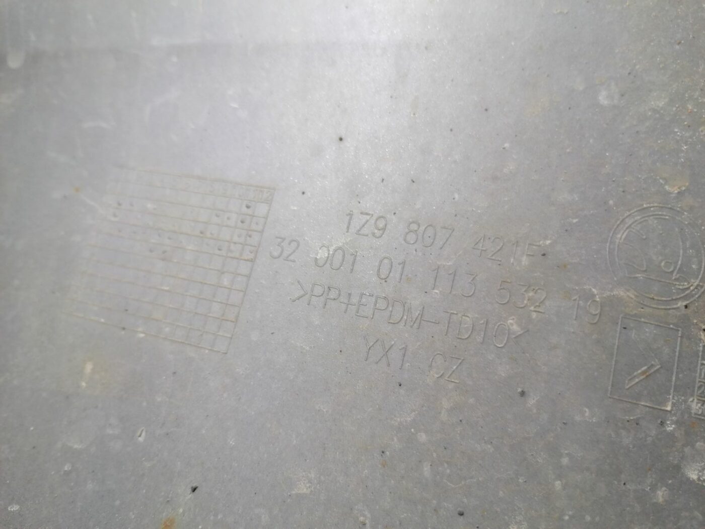 Aizmugures buferis priekš SKODA OCTAVIA 2012